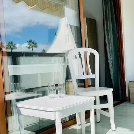 Sunny Australia By Yumbo * Playa del Ingles (Gran Canaria)